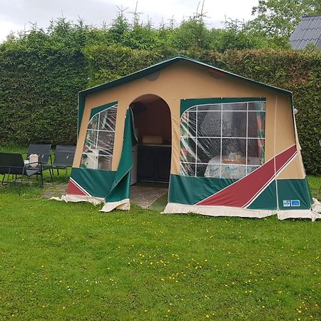 Basic Ingerichte Vouwwagen Op Camping Westenenk, Wijster Exterior photo
