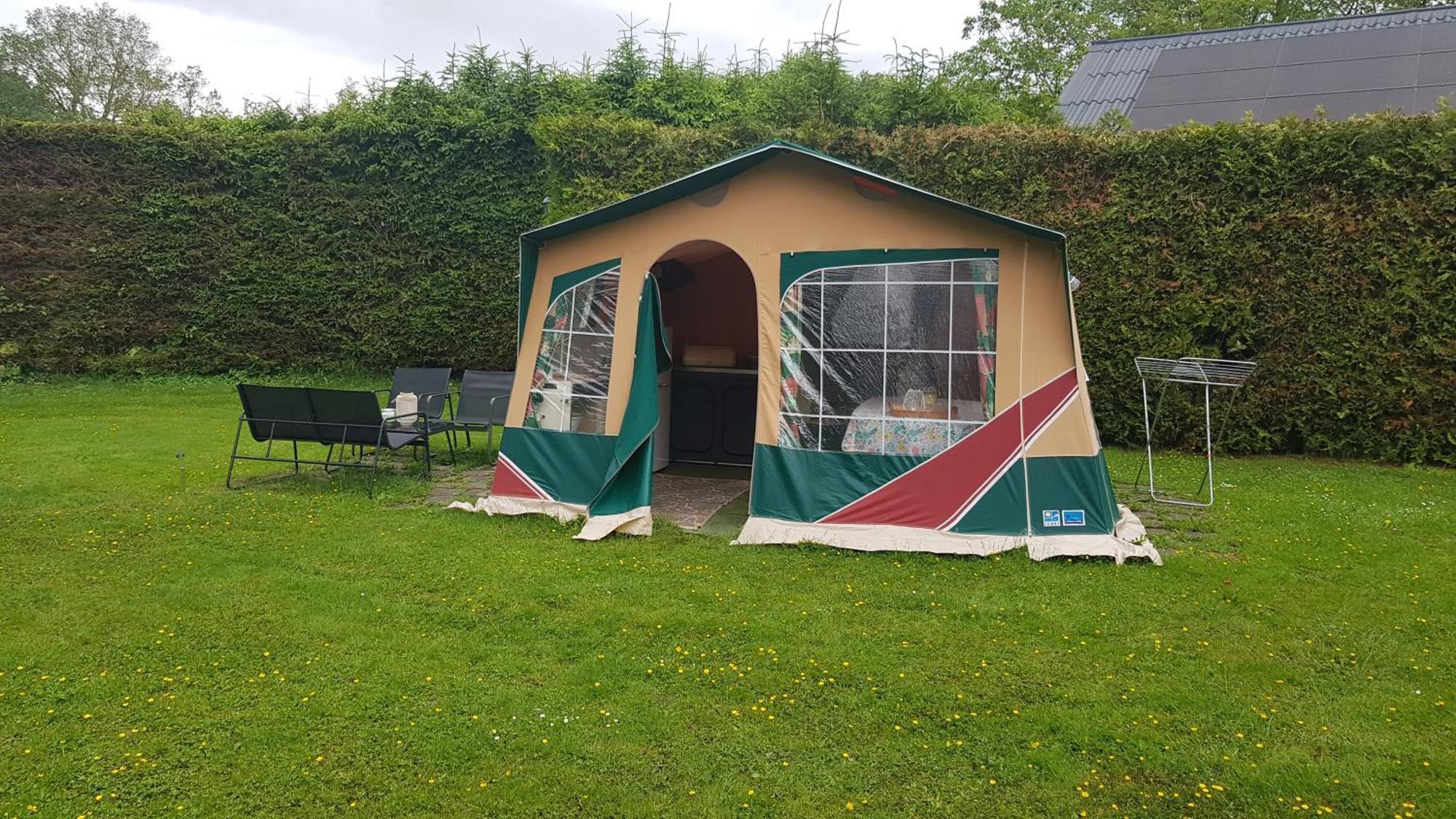 Basic Ingerichte Vouwwagen Op Camping Westenenk, Wijster Exterior photo